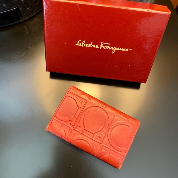 ❤️Salvatore Ferragamo❤️True Red pebble keychain - Picture 6 of 6